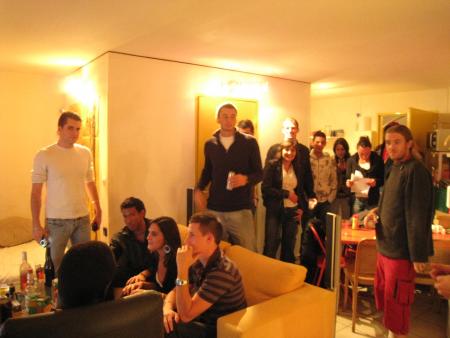 DEFI 9: S'inviter à une fête 200 pts